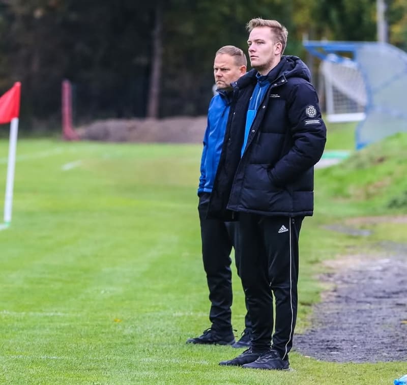 Kacper Wojtkowiak z trenerem
