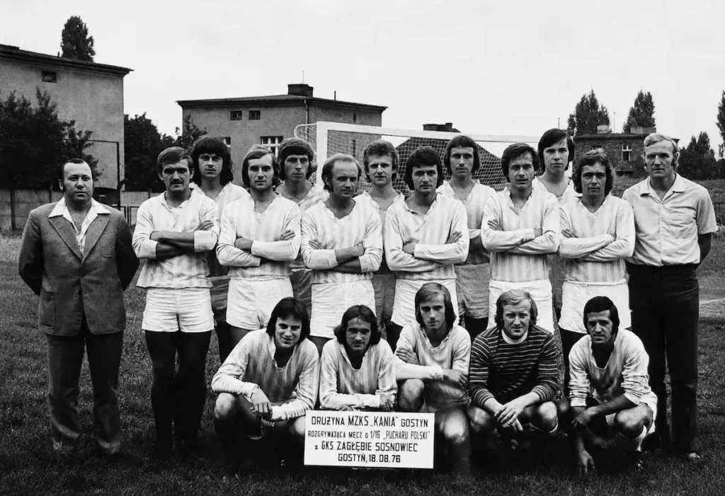 Drużyna Kani Gostyń rozgrywająca mecz o 1/16 Pucharu Polski z Zagłębiem Sosnowiec w 1976 r.