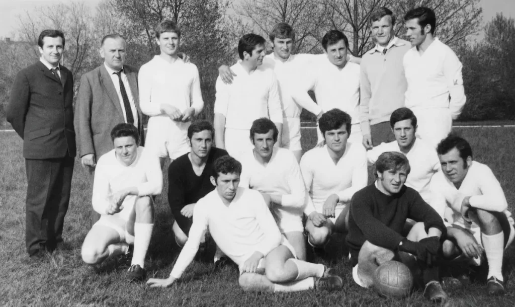 Drużyna seniorów Kani w latach 1970–73