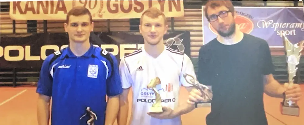 Mateusz Mucha z kolegami po turnieju o Puchar Burmistrza Gostynia