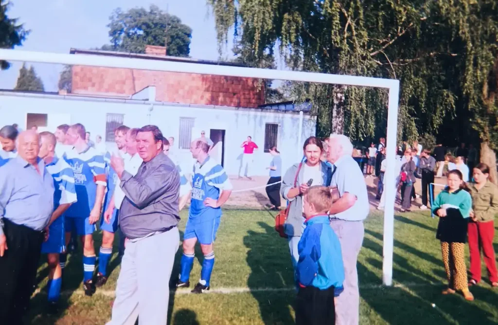 Radość zawodników Korony po wejściu do IV ligi