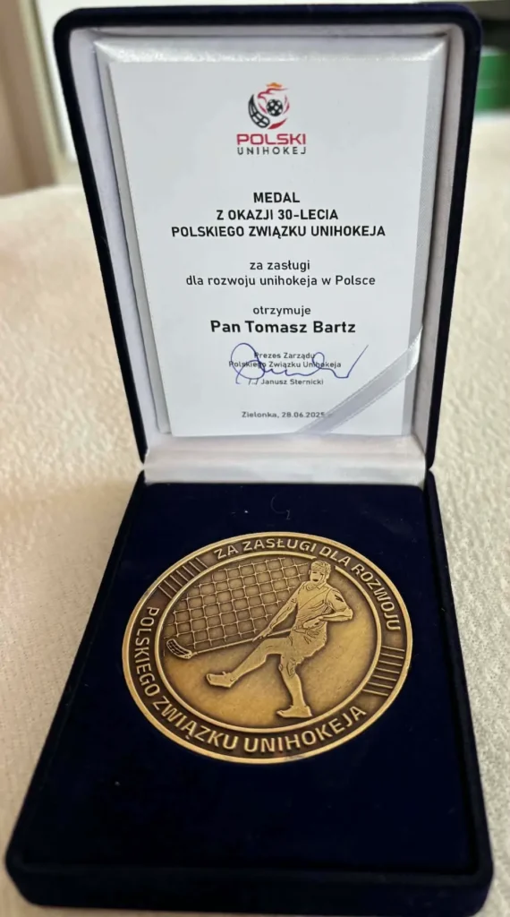 Medal z okazji 30-lecia polskiego związku unihokeja
